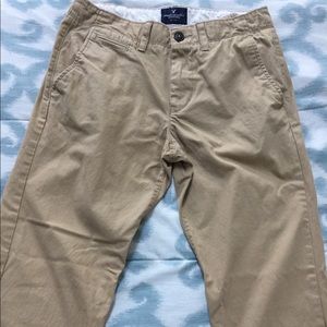 American eagle khakis. Men’s size 30 x 32.